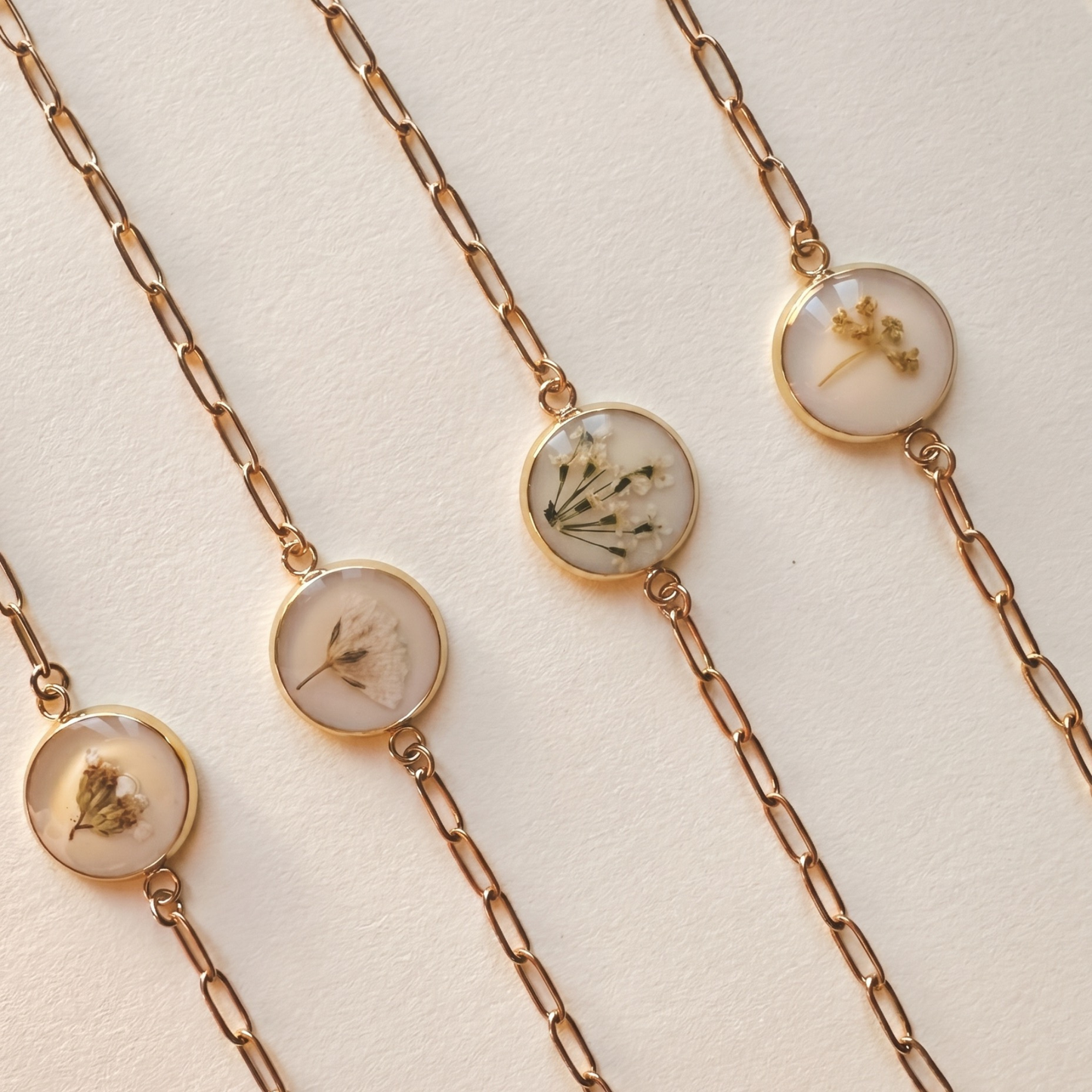 Baby Breath | Brazalete Minimalista