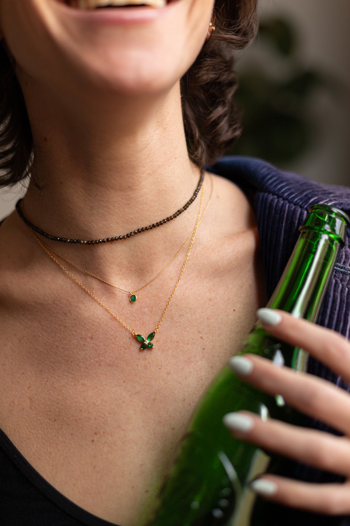 Collar con colgante de mariposa verde esmeralda – pieza única de MolaMon