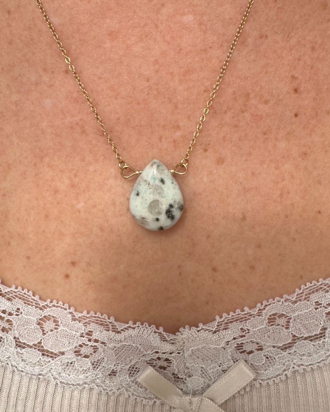 Collar de larimar natural – joyería artesanal de El Born, Barcelona